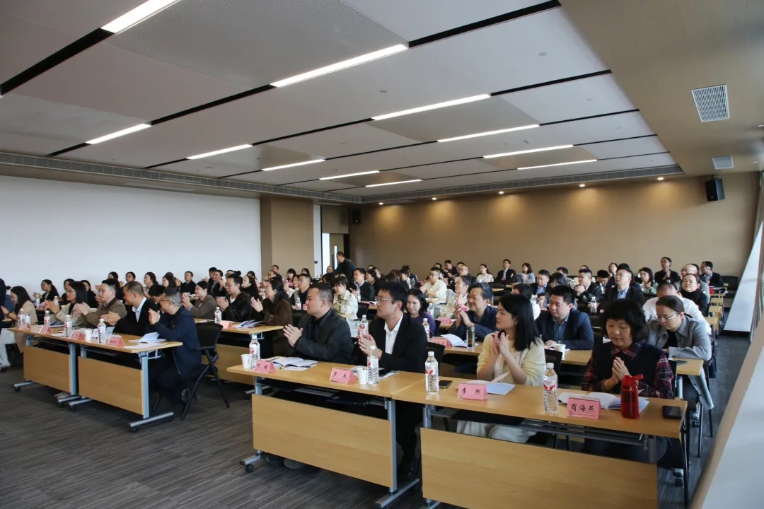 1762131972019063418.jpg 5a2c7861e705261d734cc48299326cdf.jpg